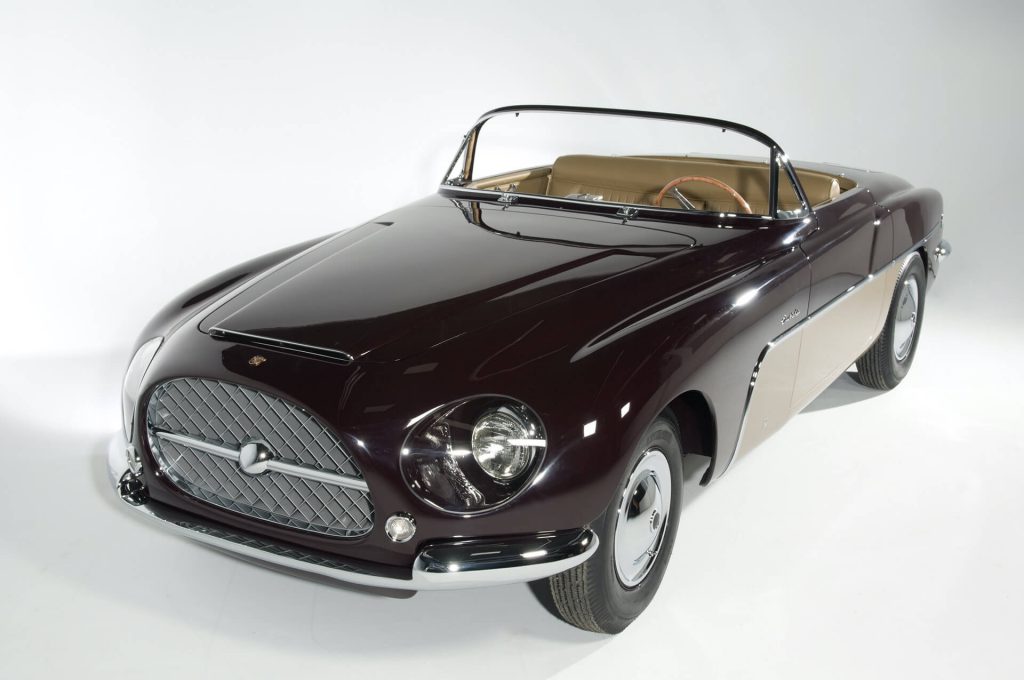 Image of Ford Cisitalia 808 view of open convertible roof